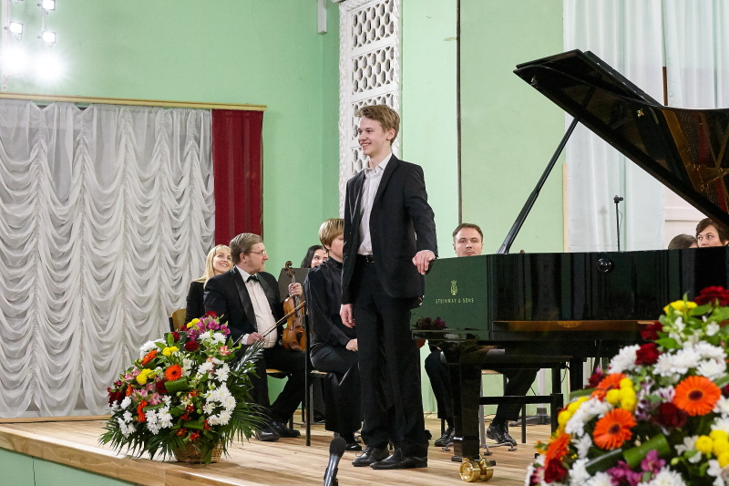 У Харкові відкрився Міжнародний конкурс юних піаністів Володимира Крайнєва