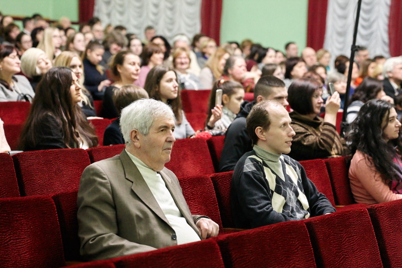 У Харкові відкрився Міжнародний конкурс юних піаністів Володимира Крайнєва
