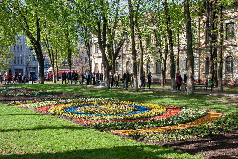 У сквері Пожежного поклали квіти