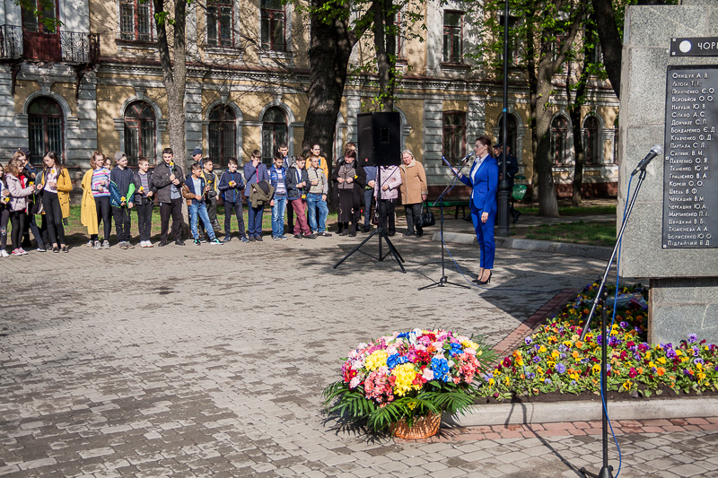 У сквері Пожежного поклали квіти