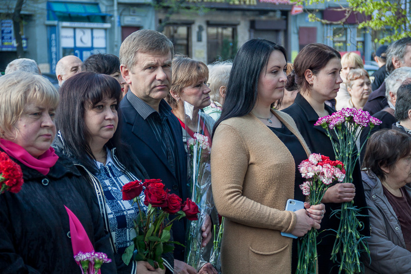 У сквері Пожежного поклали квіти