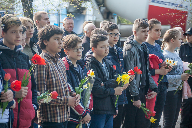 У сквері Пожежного поклали квіти