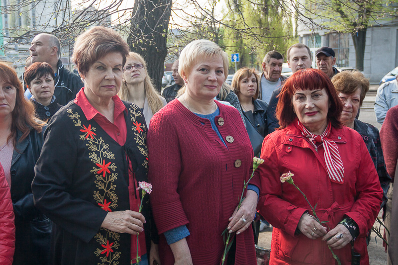 У сквері Пожежного поклали квіти