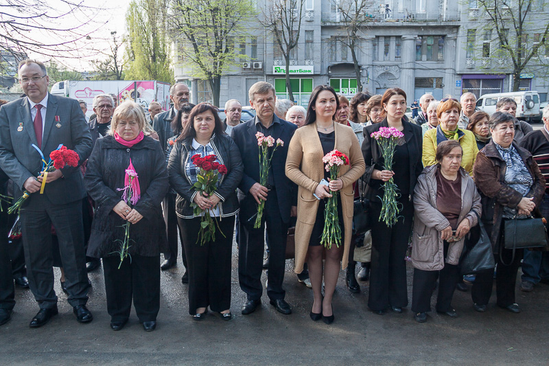 У сквері Пожежного поклали квіти