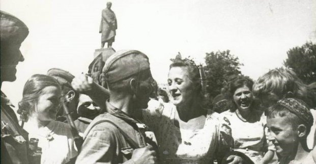Звернення Геннадія Кернеса до Дня пам'яті і примирення та Дня Перемоги