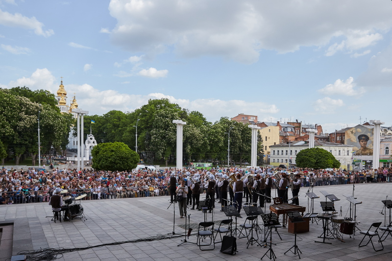 У Харкові пройшов парад оркестрів
