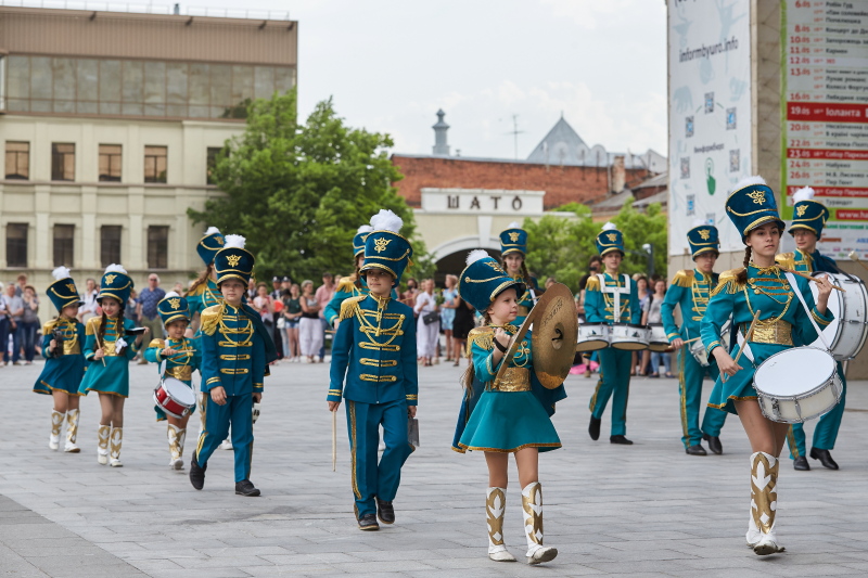 У Харкові пройшов парад оркестрів