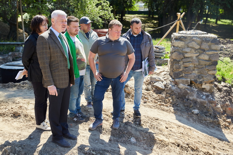 Новий каскад, озеро і зони відпочинку - у Харкові реконструюють сад Шевченка
