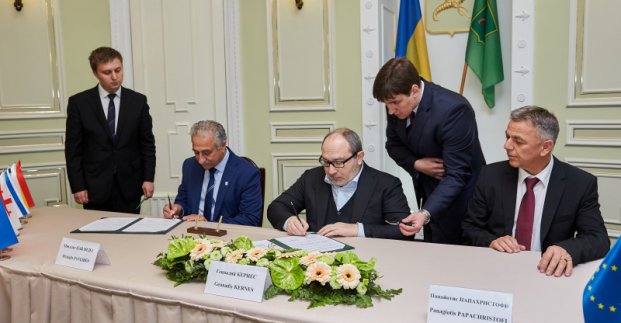 Харків підписав договори про партнерство з двома містами Кіпру