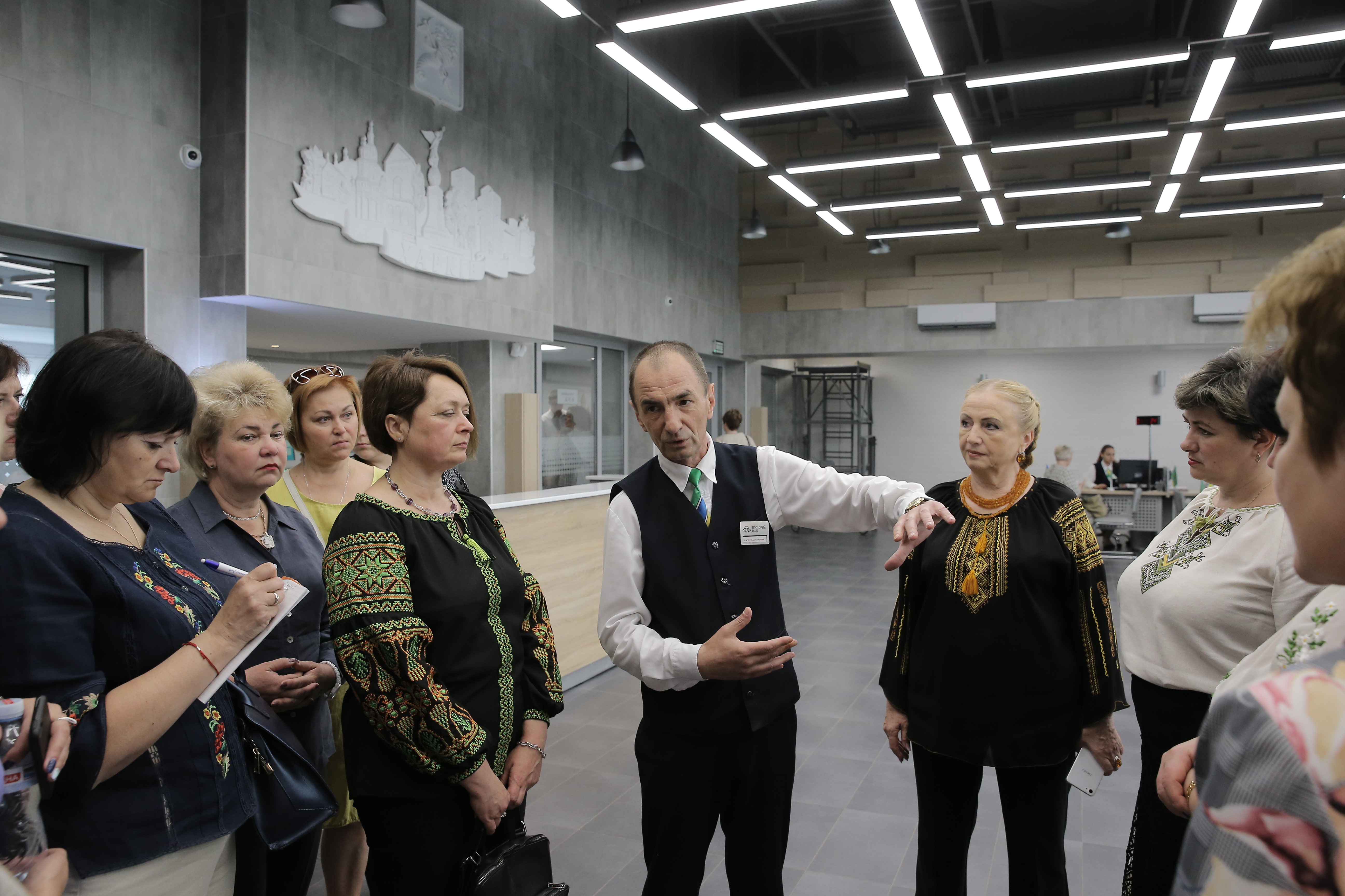 Представники Мінсоцполітики відвідали харківський «Прозорий офіс»