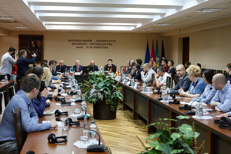 У Харкові працюють над впровадженням у будівництві дерев'яних конструкцій