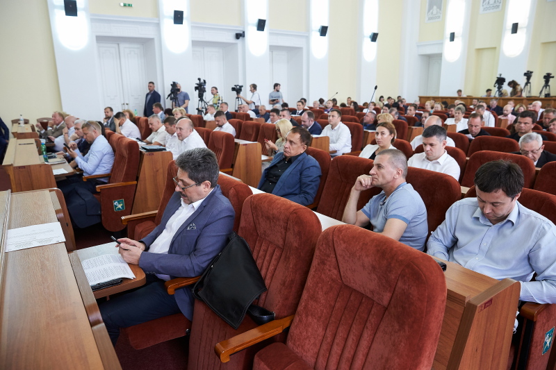 Міськрада виділила додаткові кошти на ремонт житлових будинків, шкіл і доріг