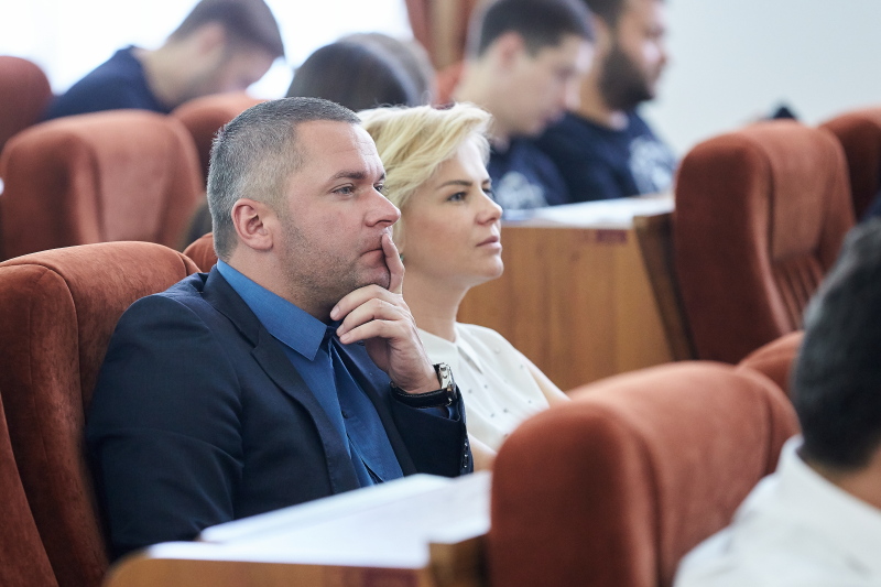 Міськрада виділила додаткові кошти на ремонт житлових будинків, шкіл і доріг