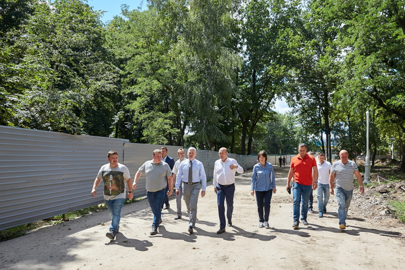 Реконструкція саду Шевченка йде повним ходом