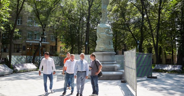 Пам'ятник Людмилі Гурченко відкриють до кінця місяця