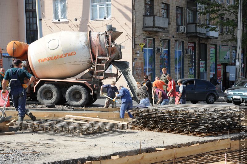 Трамвайний переїзд пл. Повстання - пр. Московський відкриють наприкінці вересня