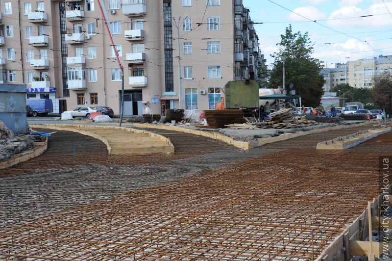 Трамвайний переїзд пл. Повстання - пр. Московський відкриють наприкінці вересня