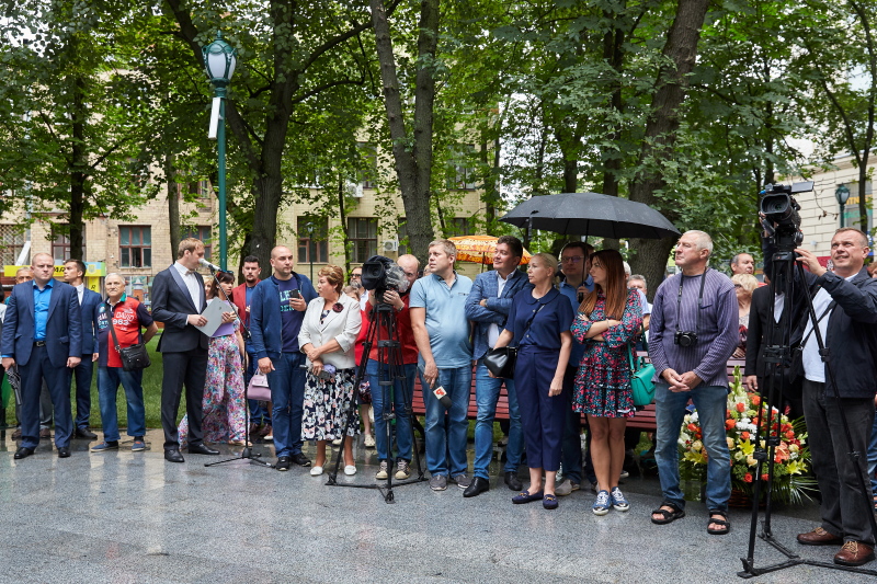 У Харкові відкрили пам'ятник Людмилі Гурченко