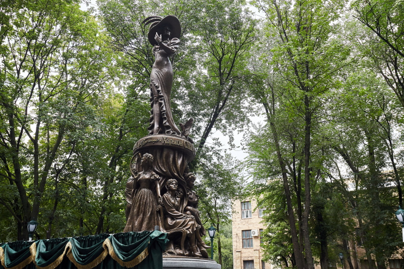 У Харкові відкрили пам'ятник Людмилі Гурченко