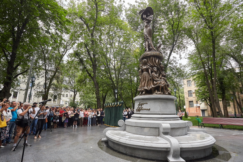 У Харкові відкрили пам'ятник Людмилі Гурченко