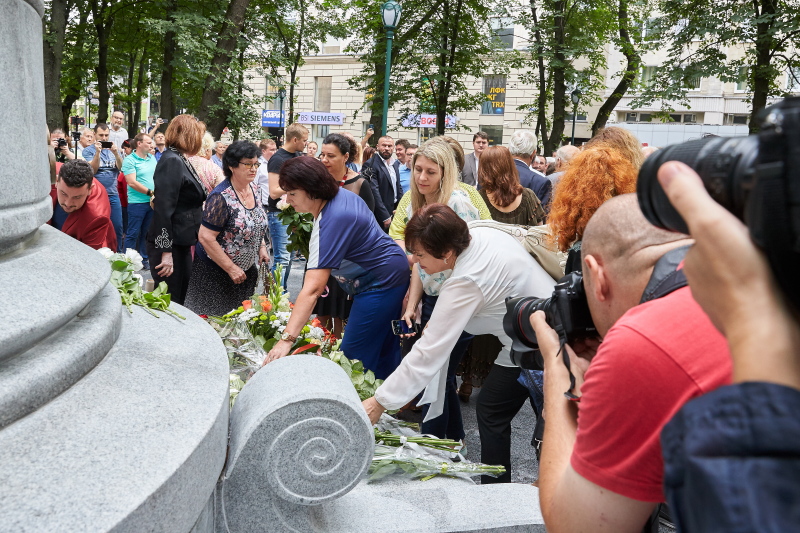 У Харкові відкрили пам'ятник Людмилі Гурченко