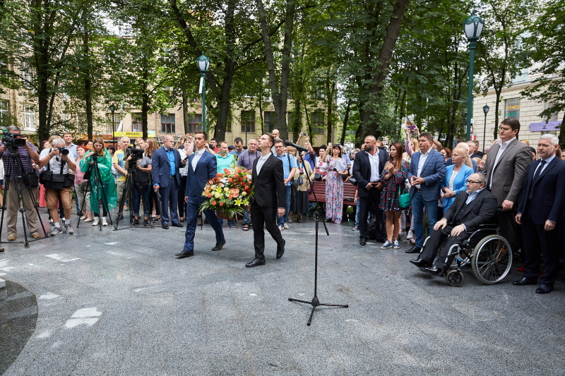 У Харкові відкрили пам'ятник Людмилі Гурченко