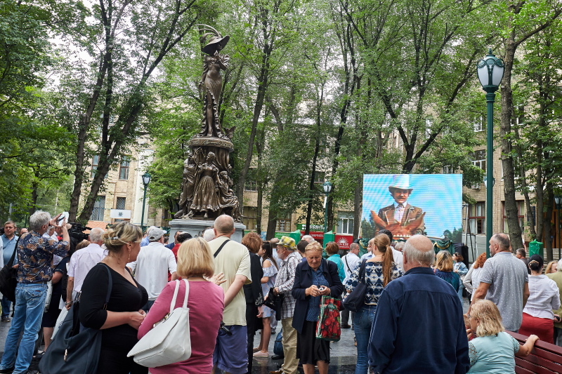У Харкові відкрили пам'ятник Людмилі Гурченко