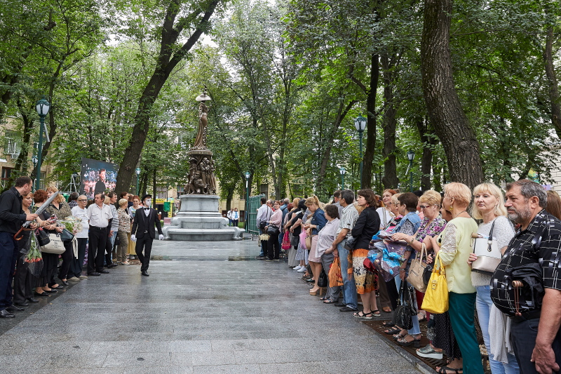 У Харкові відкрили пам'ятник Людмилі Гурченко