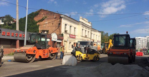 На вулиці Клочківській триває реконструкція проїжджої частини