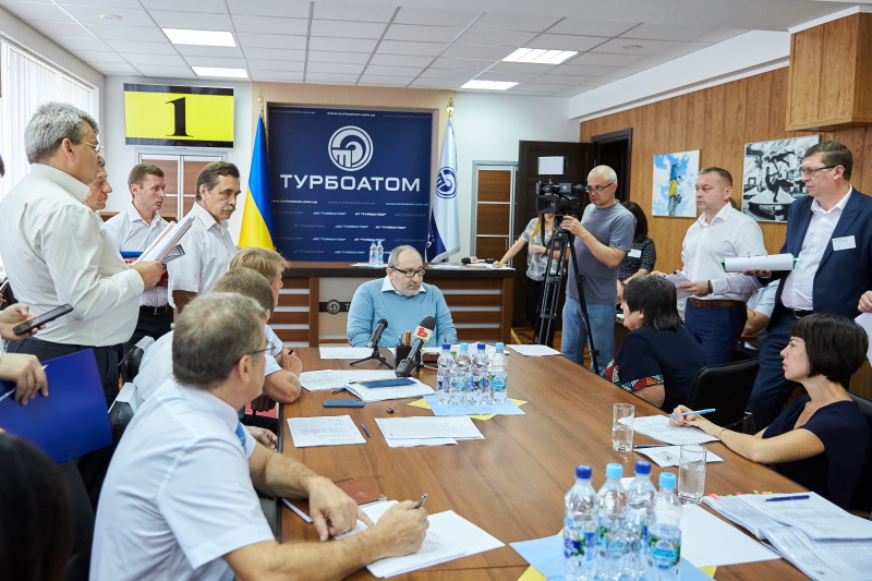 Геннадій Кернес провів прийом на «Турбоатомі»