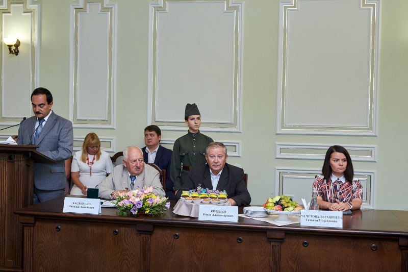 Геннадій Кернес зустрівся з ветеранами Другої світової війни