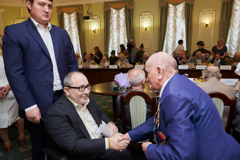 Геннадій Кернес зустрівся з ветеранами Другої світової війни