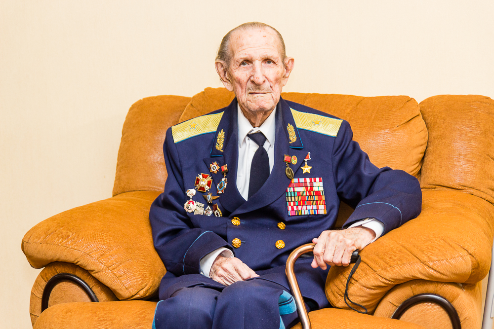 Герої Другої світової приймають вітання з Днем визволення Харкова