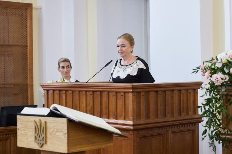 Геннадій Кернес вручив харків'янам знаки почесних громадян