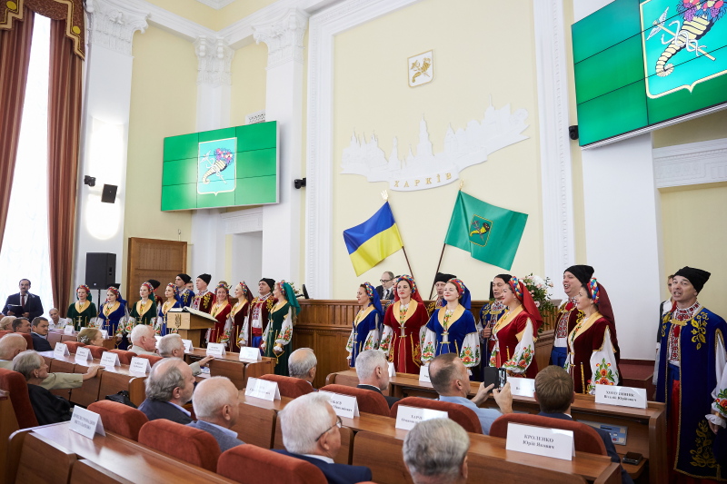 Геннадій Кернес вручив харків'янам знаки почесних громадян