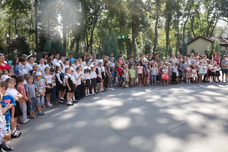У Харкові дітям пільгових категорій подарували шкільні ранці