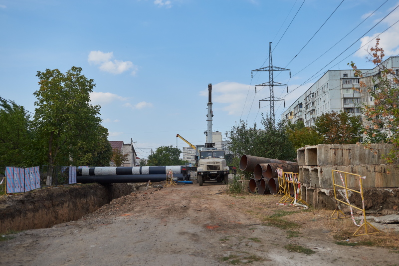 У Харкові міняють великі теплові магістралі