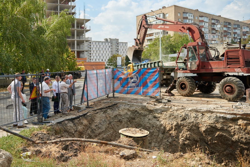 У Харкові міняють великі теплові магістралі