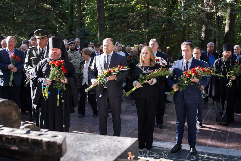 На Меморіалі Слави вшанували пам'ять визволителів Харківської області