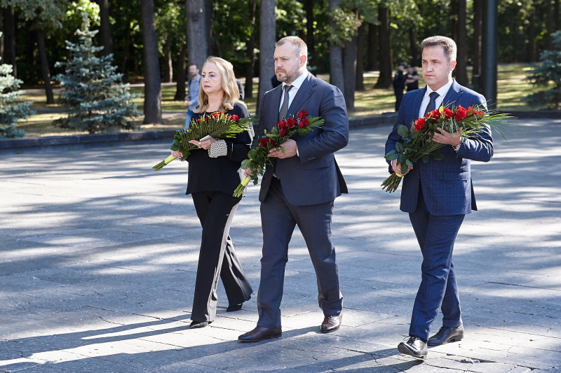 На Меморіалі Слави вшанували пам'ять визволителів Харківської області