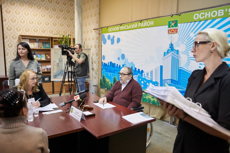 Геннадій Кернес провів особистий прийом в Основ'янському районі