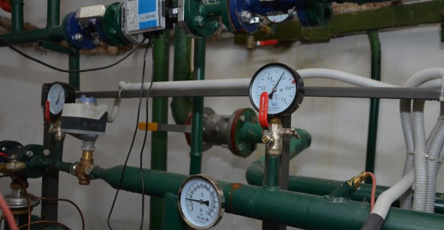 У будинках Харкова продовжують встановлювати лічильники тепла