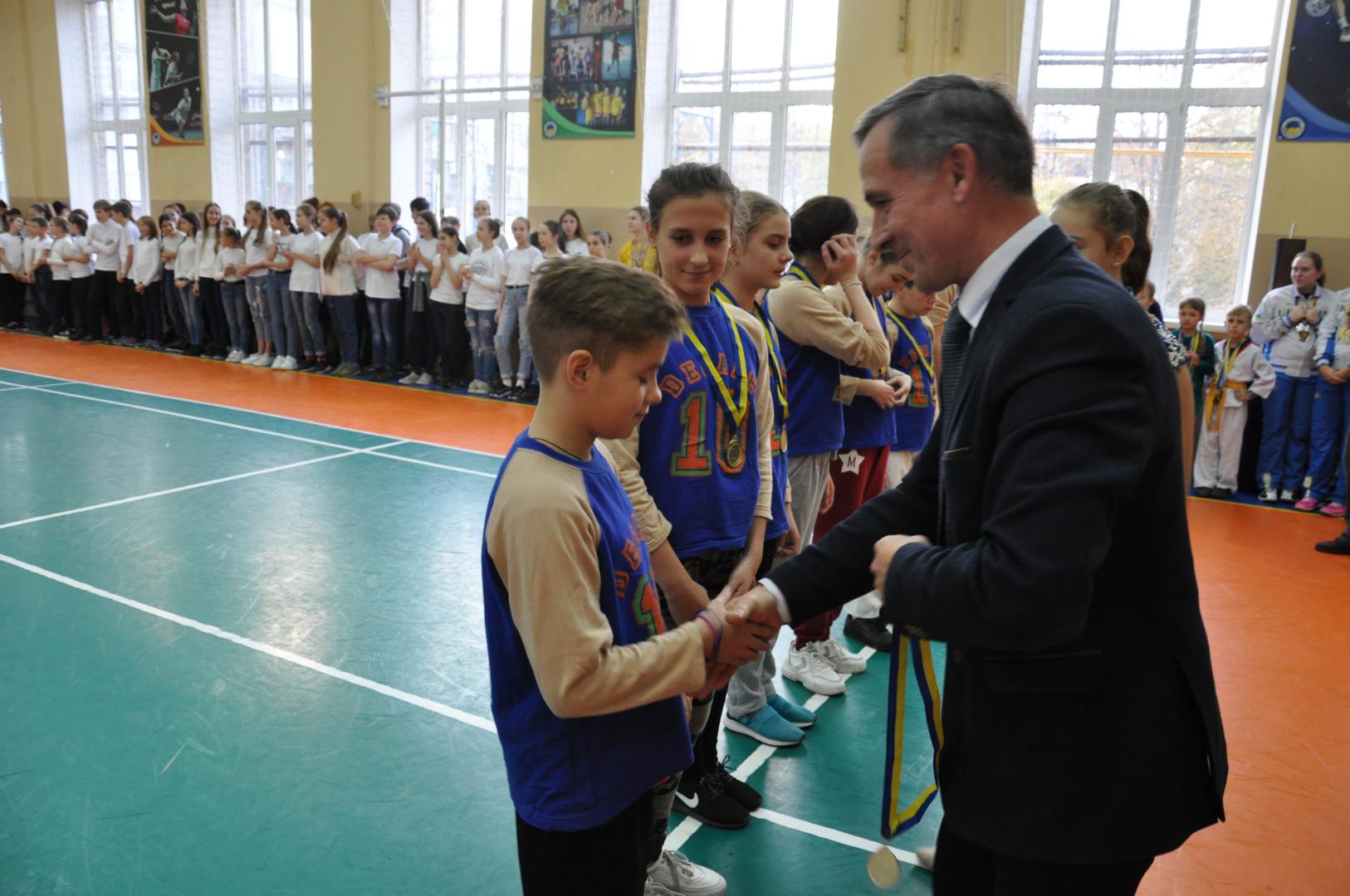 У харківському ліцеї мистецтв реконструювали спортмайданчик