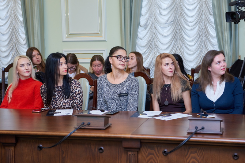 У міськраді нагородили учасників і партнерів «Kharkiv Fashion Business Days»