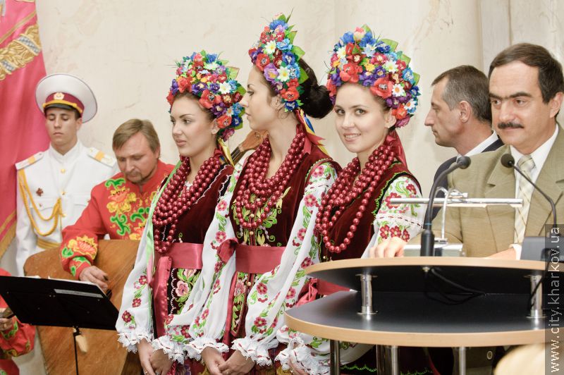 Геннадій Кернес привітав жителів Слобожанщини з днем Харківської області