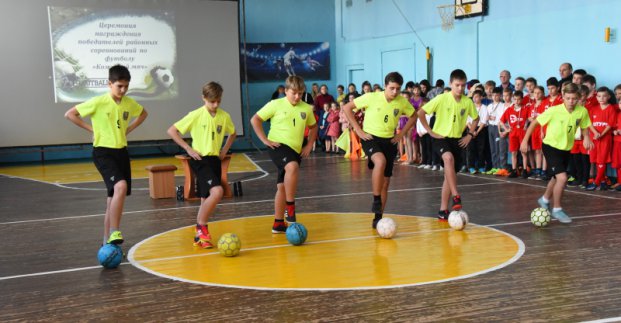 У Київському районі пройшли змагання з футболу серед школярів