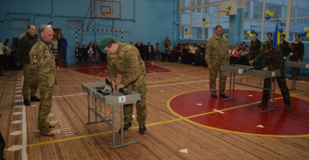 У Київському районі провели військово-спортивні змагання серед школярів
