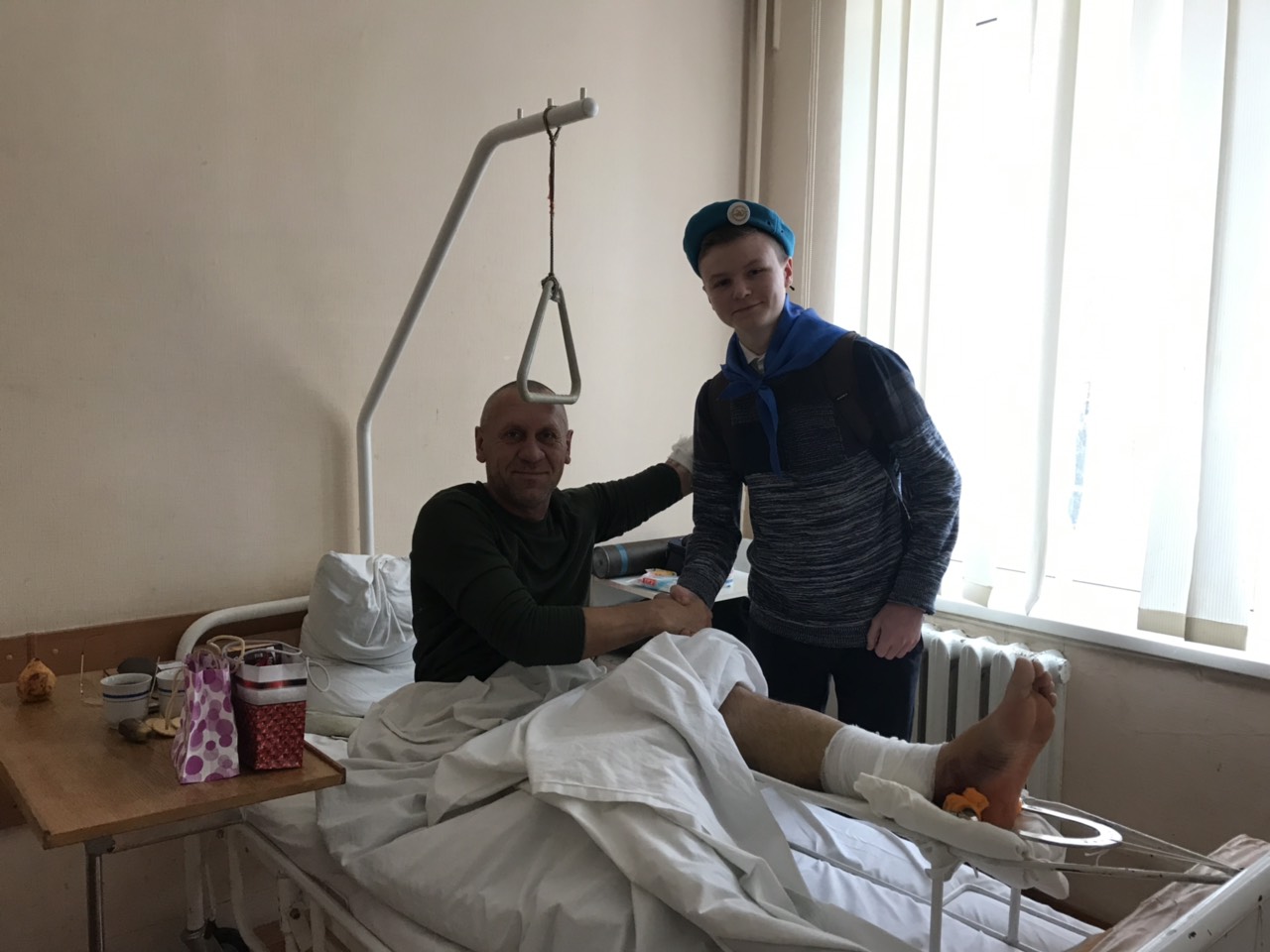 Школярі відвідали в госпіталі поранених воїнів