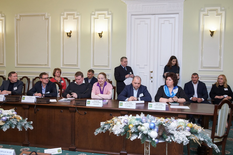 Геннадій Кернес провів прийом жителів Новобаварського району