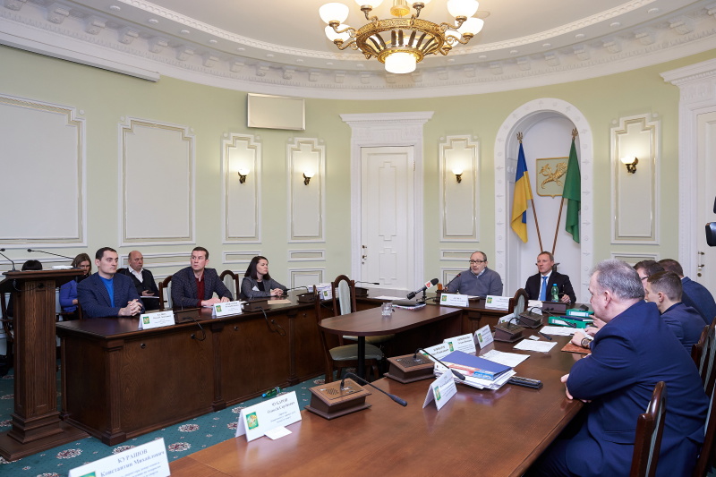 Геннадій Кернес провів прийом жителів Новобаварського району